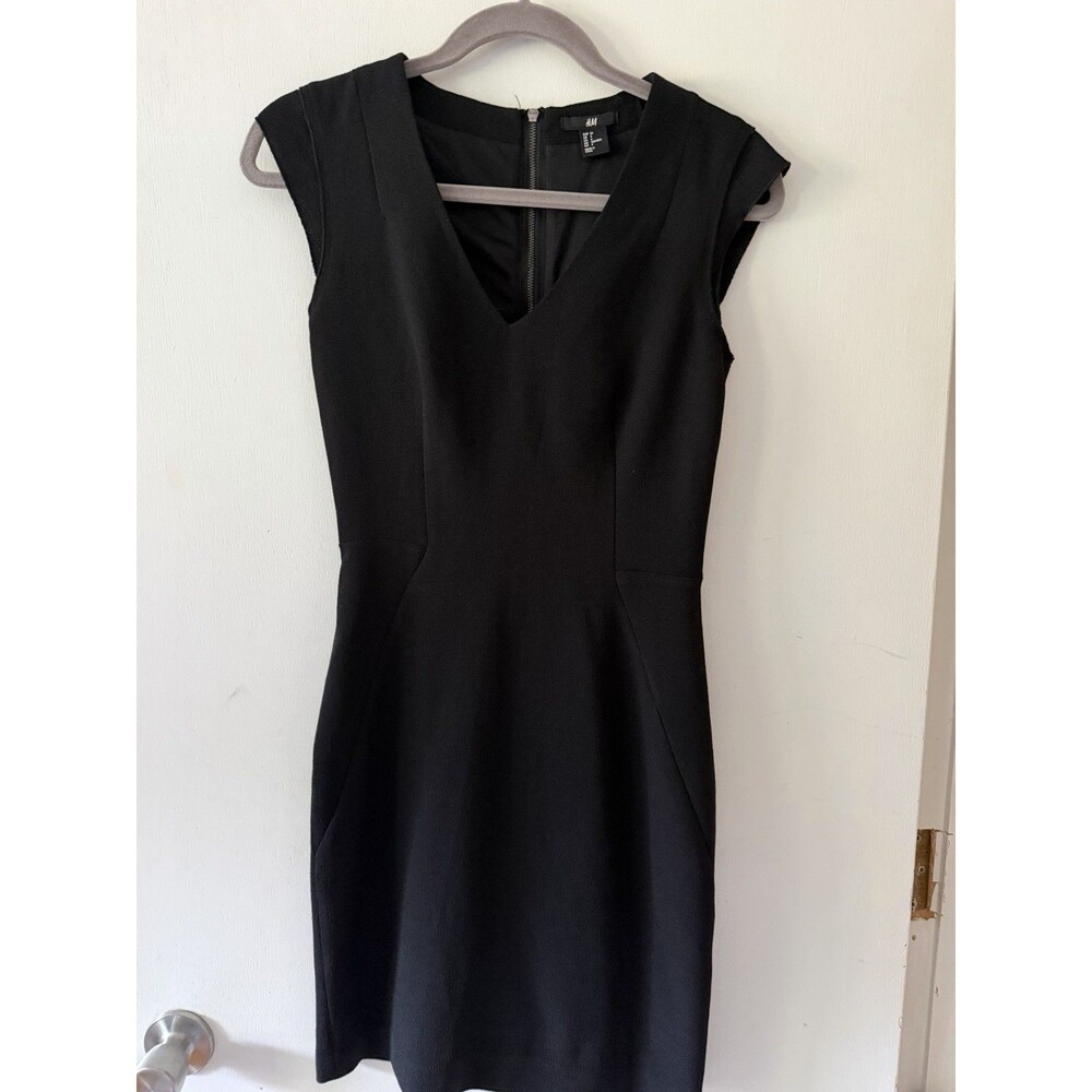 H&M Womens Size 4 Black Sheath Dress V Neck Exposed Back Zip Cocktail Holiday